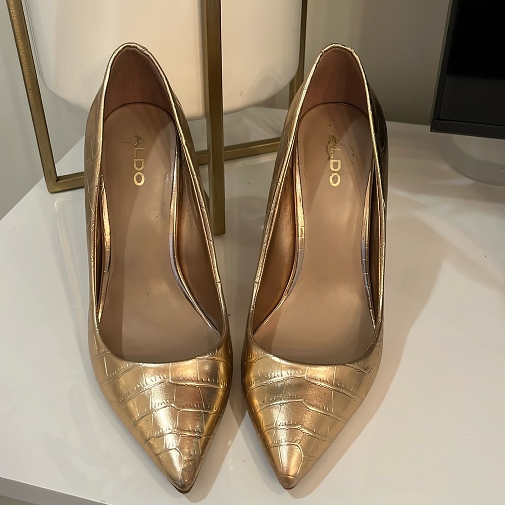 Gold Aldo Stilettos- some blemishes- see photos
